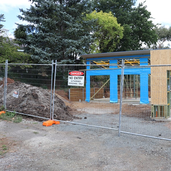 do you deliver and install temporary fencing and what's the cost for this in Plymouth County IA